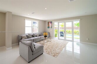 3653 SW 26th St in Miami, FL - Building Photo - Building Photo