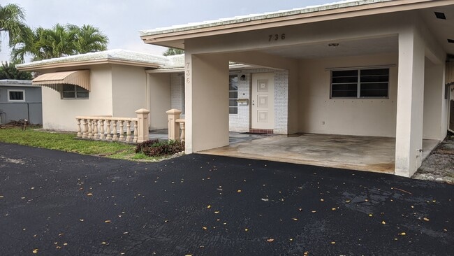 property at 736 NE 39th St