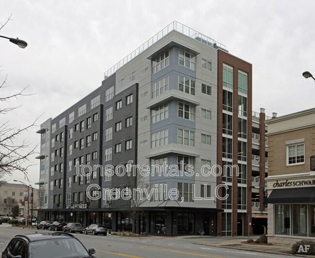 100 E Washington St in Greenville, SC - Building Photo - Building Photo