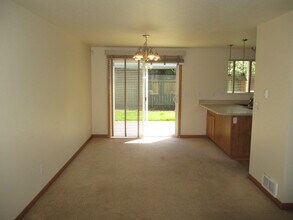 1344 Vista Ave SE in Salem, OR - Building Photo - Building Photo