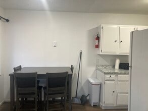 1740 Muldoon Cir in Anchorage, AK - Building Photo - Building Photo