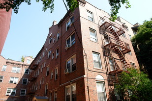 143-21 Bowne St in Flushing, NY - Foto de edificio - Building Photo