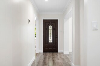 1250 Bruce Ave in Glendale, CA - Foto de edificio - Building Photo