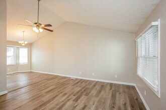 5945 Terrytown Pkwy in Indianapolis, IN - Foto de edificio - Building Photo