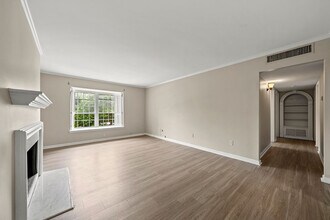 103 La Rue Pl NW in Atlanta, GA - Building Photo - Building Photo