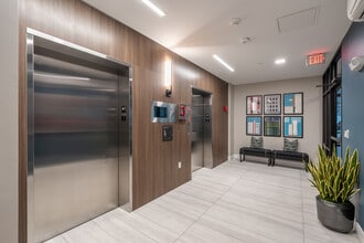 Nuovo Apartments in Bellevue, WA - Building Photo - Interior Photo