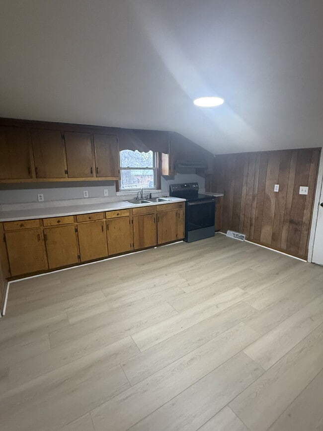 552 W Spencer Rd in Hurt, VA - Building Photo - Building Photo