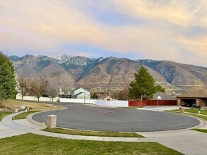 1729 Colchester Ct in Sandy, UT - Building Photo - Building Photo