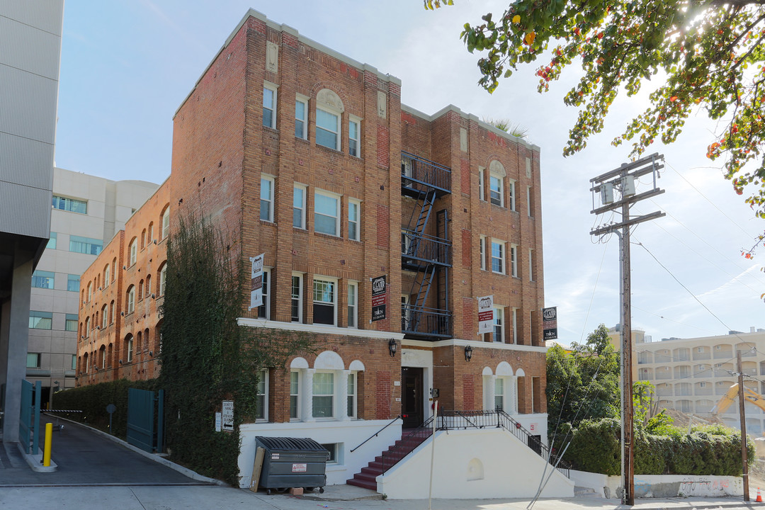 The Eleanor Apartments in Los Angeles, CA - Building Photo