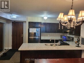156-156 Enfield Pl in Mississauga, ON - Building Photo - Building Photo