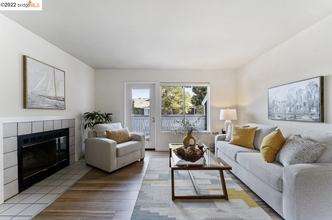 60 Marina Lakes Dr, Unit 60 in Richmond, CA - Building Photo - Building Photo