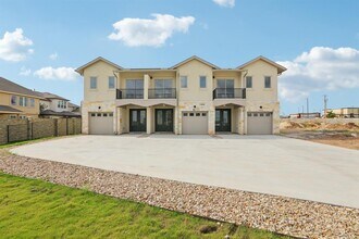 302 Tesla Cir in Round Rock, TX - Building Photo - Building Photo