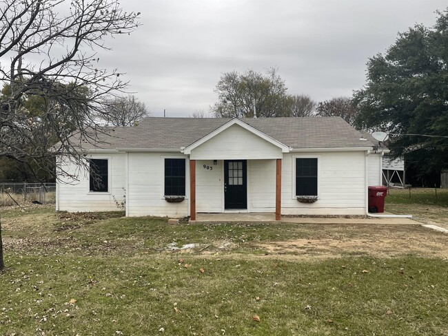 903 W Bells Blvd in Bells, TX - Building Photo - Building Photo