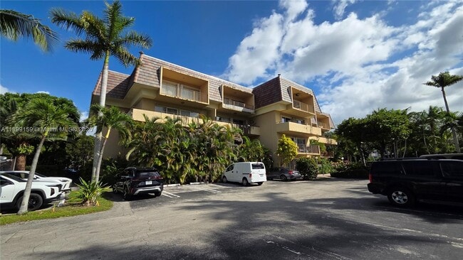 7900 Camino Cir in Miami, FL - Building Photo - Building Photo