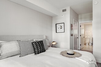 Sanctuary in Doral, FL - Foto de edificio - Interior Photo