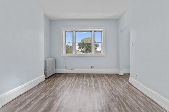 122 Mallory Ave in Jersey City, NJ - Building Photo - Building Photo