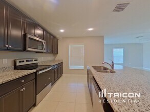1147 Moyle Way in Mascotte, FL - Building Photo - Building Photo