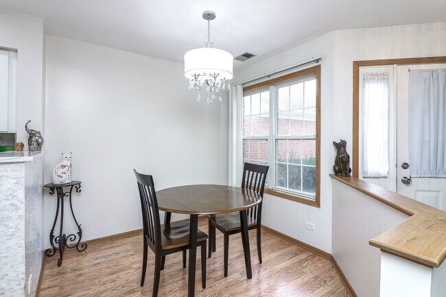 267 Ashbury Ln W in Roselle, IL - Building Photo - Building Photo