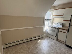 704 Belmont St in Manchester, NH - Building Photo - Building Photo