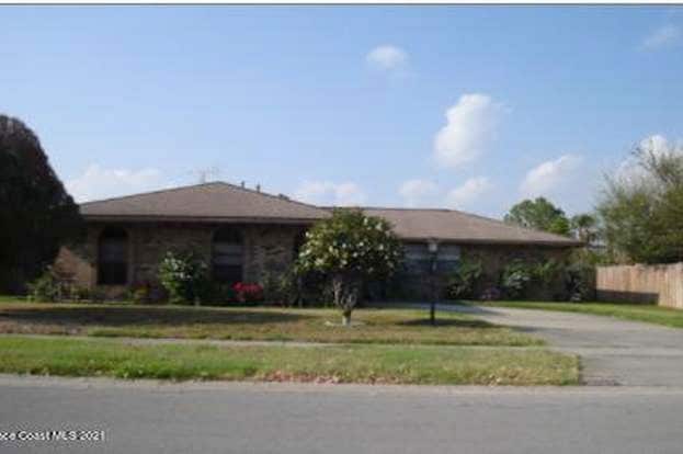 property at 3137 Village Park Dr