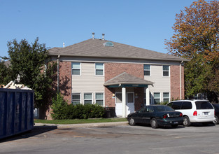 Hawthorne Place Apartments in Indianapolis, IN - Building Photo - Building Photo