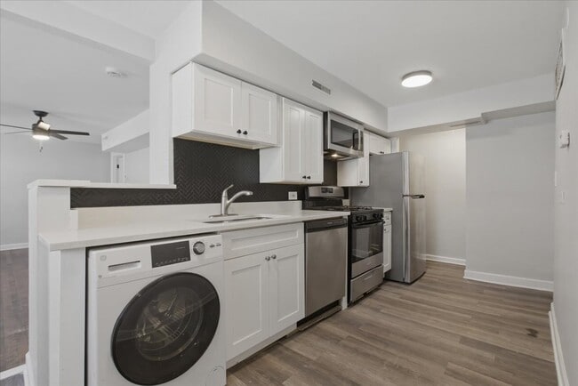 1849 W Augusta Blvd, Unit 1 in Chicago, IL - Building Photo - Building Photo