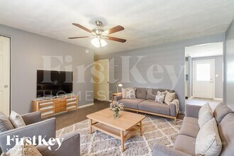 5501 Furnas Ct, Unit 2 in Indianapolis, IN - Building Photo - Building Photo