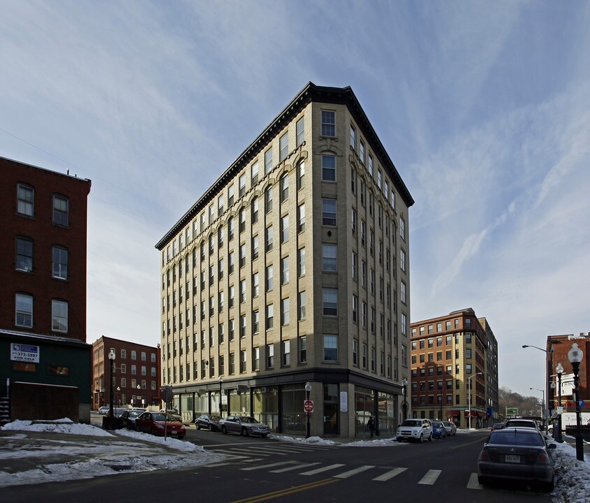 The Wingate in Haverhill, MA - Building Photo