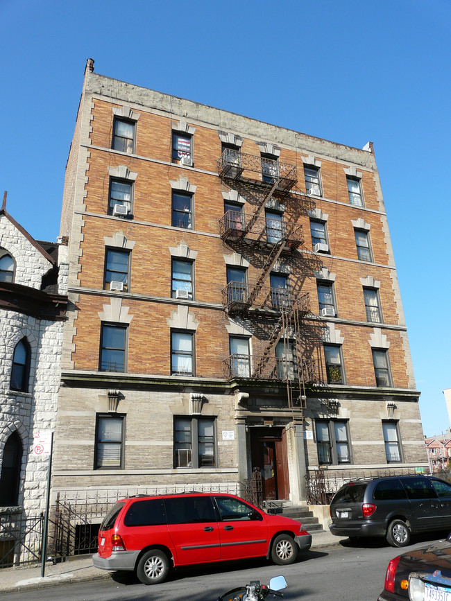 462 E 137th St in Bronx, NY - Building Photo - Building Photo