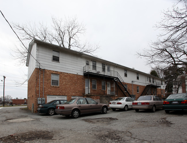 Fleetwood Manor Apartments in Greensboro, NC - Building Photo - Building Photo