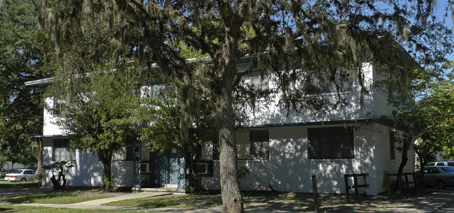 1216 SW 3rd Ave in Gainesville, FL - Foto de edificio - Building Photo