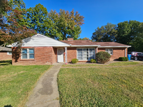 19 Meta Dr in Swansea, IL - Foto de edificio - Building Photo