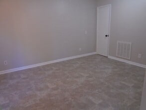 4967 Fieldcrest Dr in Fayetteville, NC - Building Photo - Building Photo