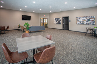 Aspen Commons in Sioux Falls, SD - Building Photo - Interior Photo