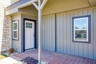 809 N West St in Burnet, TX - Building Photo - Building Photo