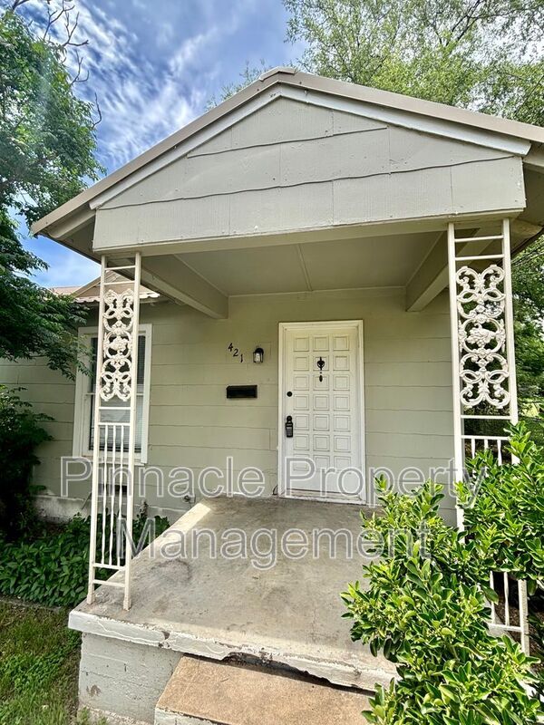 property at 421 S Van Buren St