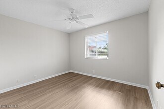 7785 Esmeralda Way in Naples, FL - Building Photo - Building Photo