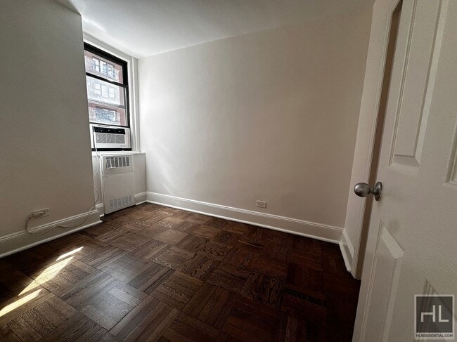 East 79th Street in New York, NY - Foto de edificio - Building Photo