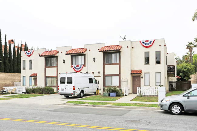 2601 Huntington St in Huntington Beach, CA - Building Photo - Building Photo