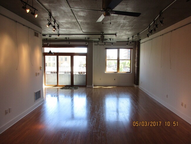 411 NW Flanders St in Portland, OR - Building Photo - Building Photo