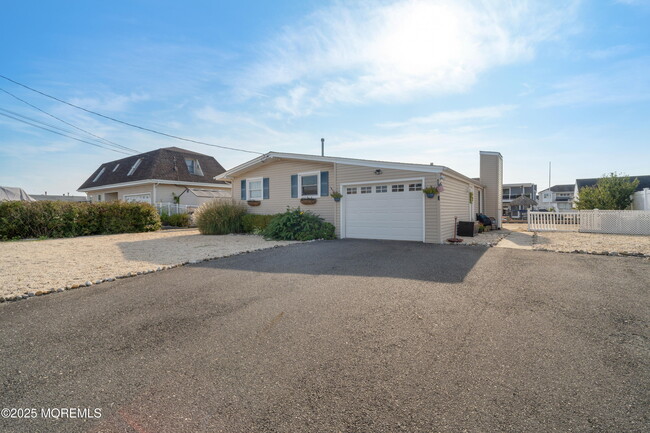 property at 825 Leeward Dr