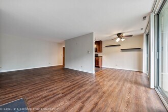 5900 Oakwood Dr in Lisle, IL - Building Photo - Building Photo