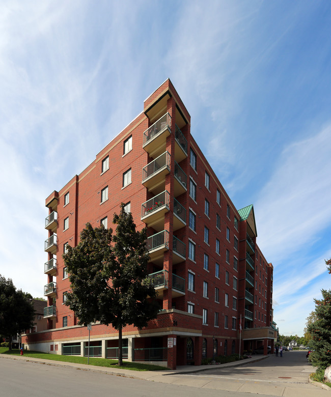 The James Lee Suites in Hamilton, ON - Building Photo - Primary Photo