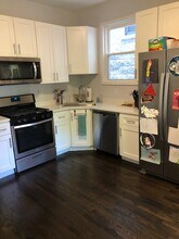 3320 N Lakewood Ave, Unit 2 in Chicago, IL - Building Photo - Building Photo