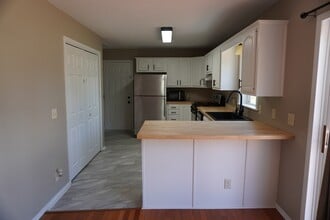 37 Ems D22A Ln in Syracuse, IN - Building Photo - Building Photo