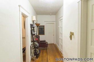 1377 Commonwealth Ave in Boston, MA - Building Photo - Building Photo