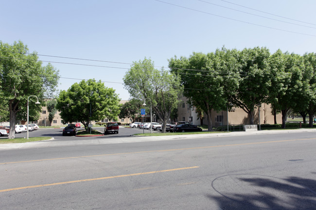 St. John Manor in Bakersfield, CA - Building Photo - Building Photo