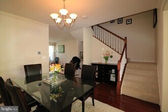 13411 Deer Highlands Way in Silver Spring, MD - Building Photo - Building Photo