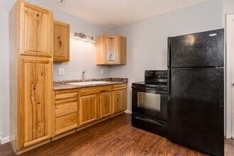 19 Carignan Dr, Unit Downstairs in Windham, ME - Building Photo - Building Photo