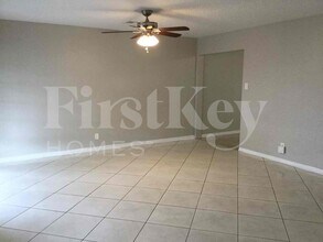 3549 SW 16th St in Fort Lauderdale, FL - Foto de edificio - Building Photo